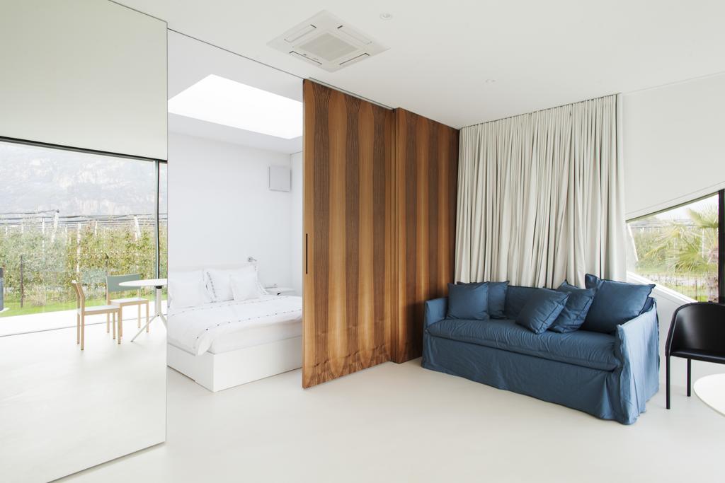 בולצאנו Mirror Houses חדר תמונה